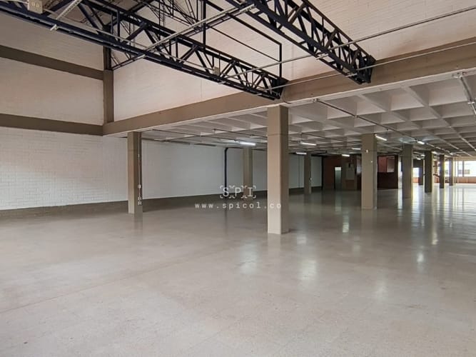 Local en arriendo en San Pablo Guayabal, Medellín, 870 m² · foto 6 de 12