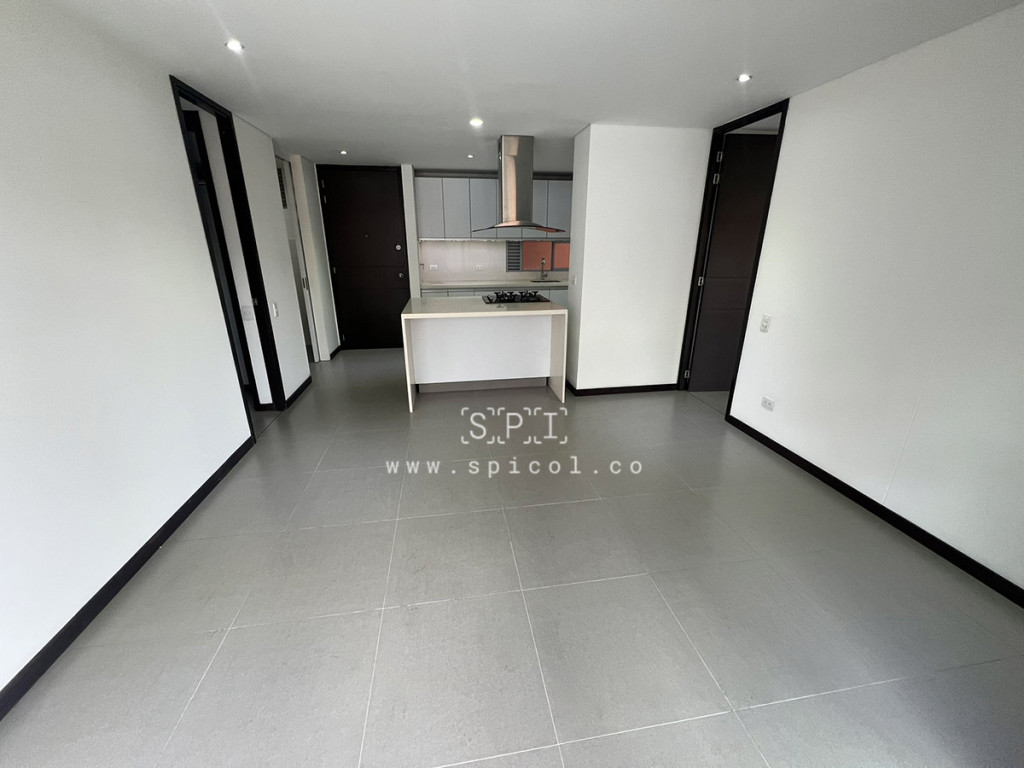 Apartamento en arriendo en Las Lomas No.1, Medellín · foto 2 de 20