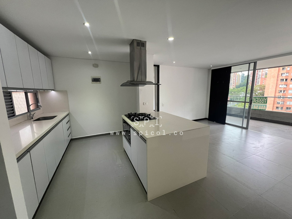 Apartamento en arriendo en Las Lomas No.1, Medellín · foto 3 de 20