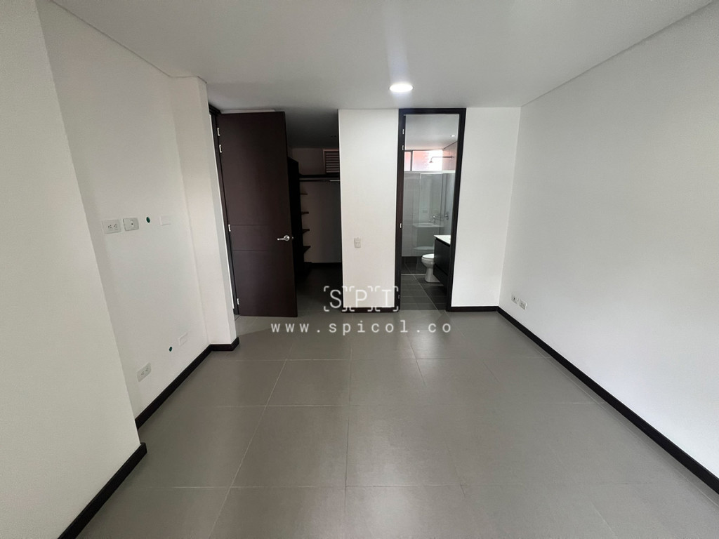 Apartamento en arriendo en Las Lomas No.1, Medellín · foto 18 de 20