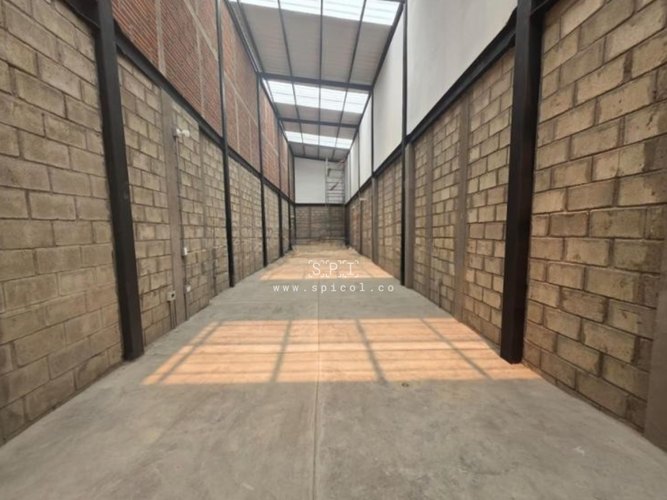 Bodega en arriendo en Centro, Bello, 200 m² · foto 5 de 9