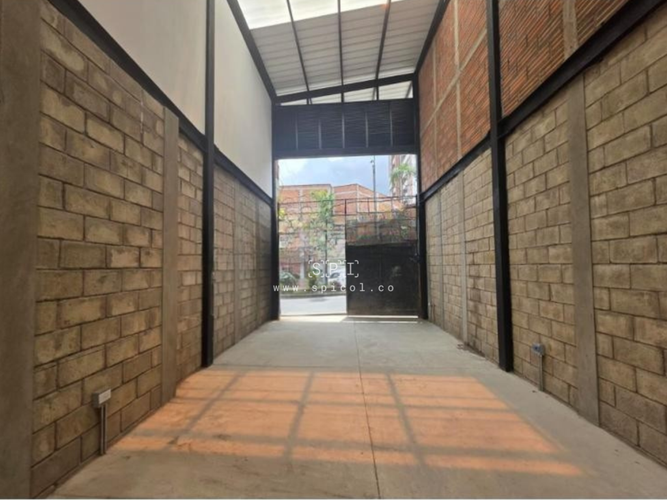 Bodega en arriendo en Centro, Bello, 200 m² · foto 7 de 9