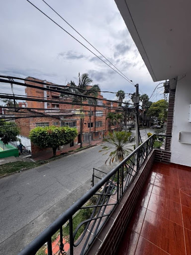 Apartamento en arriendo en La America, Medellín · foto 5 de 9