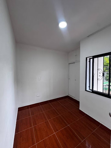 Apartamento en arriendo en La America, Medellín · foto 7 de 9