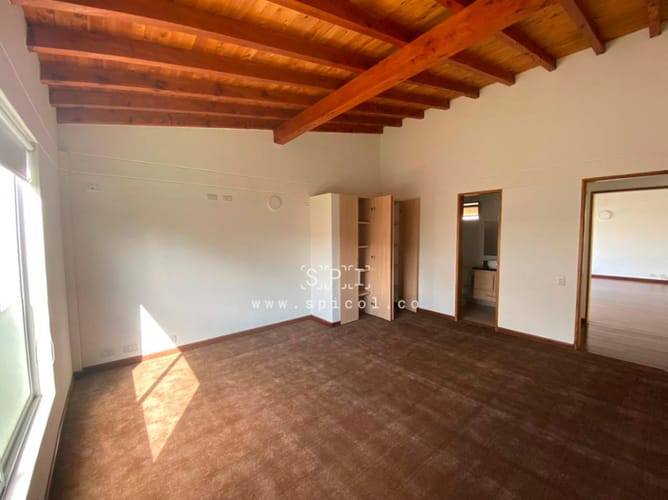 Casa de 4 alcobas en arriendo en Llano Grande, Rionegro, 350 m² · foto 12 de 23