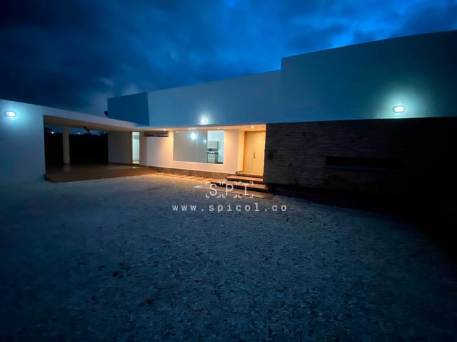 Casa de 4 alcobas en arriendo en Llano Grande, Rionegro, 350 m² · foto 19 de 23