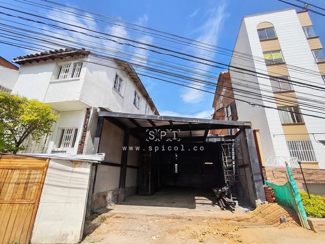 Bodega en arriendo en La Castellana, Medellín, 200 m² · foto 6 de 15
