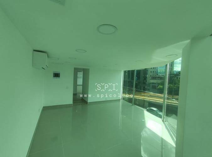 Oficina en arriendo en El Castillo, Medellín, 92 m² · foto 8 de 10