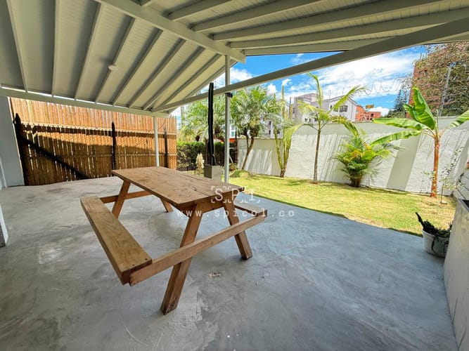 Casa de 4 alcobas en venta en Las Palmas, Medellín, 380 m² · foto 3 de 24