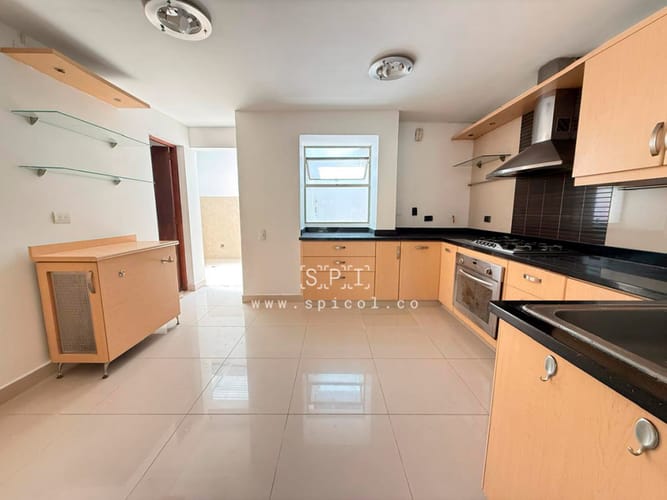 Casa de 4 alcobas en venta en Las Palmas, Medellín, 380 m² · foto 4 de 24