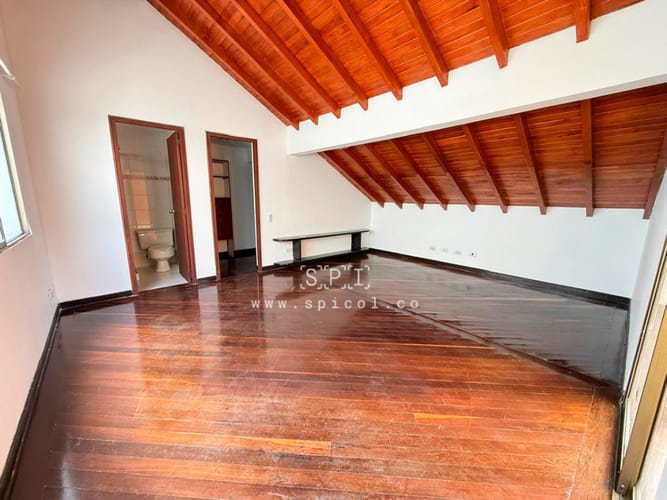 Casa de 4 alcobas en venta en Las Palmas, Medellín, 380 m² · foto 19 de 24