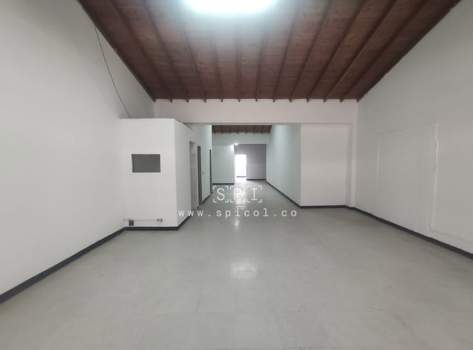 Bodega en arriendo en La América, Medellín, 150 m² · foto 2 de 11