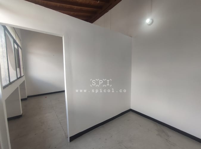 Bodega en arriendo en La América, Medellín, 150 m² · foto 6 de 11