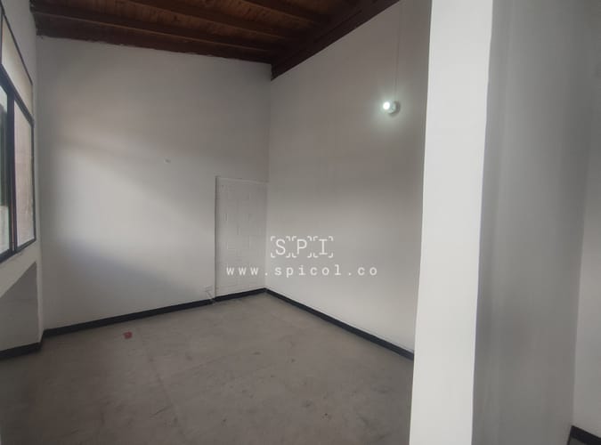 Bodega en arriendo en La América, Medellín, 150 m² · foto 7 de 11