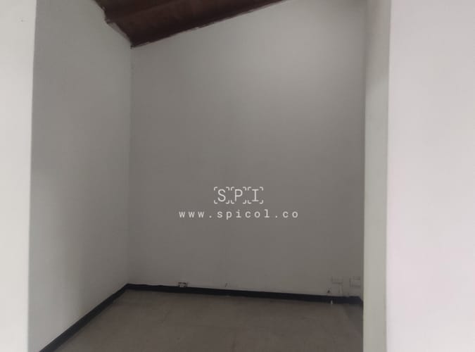 Bodega en arriendo en La América, Medellín, 150 m² · foto 8 de 11
