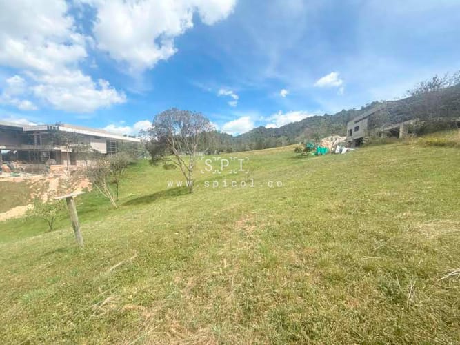 Lote en venta en Loma Del Esmeraldal, Envigado, 4161 m² · foto 3 de 20
