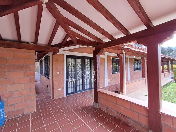Casa de 5 alcobas en venta en La Mosquita, Rionegro, 380 m² · foto 3 de 23