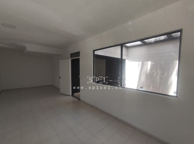 Local en arriendo en Guayaquil, Medellín, 358 m² · foto 4 de 12