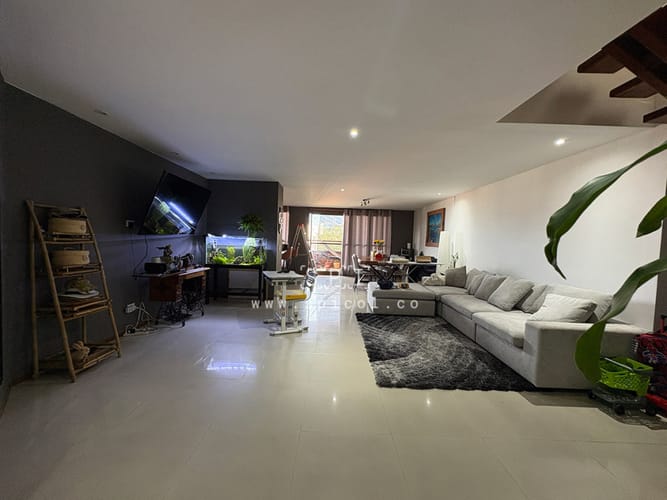 Apartamento de 3 alcobas en venta en Aves Maria, Sabaneta, 264 m² · foto 5 de 17