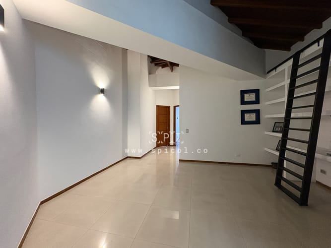 Apartamento de 3 alcobas en venta en Aves Maria, Sabaneta, 264 m² · foto 11 de 17