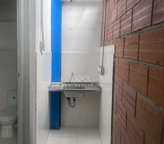 Bodega en venta en Trinidad, Medellín, 220 m² · foto 2 de 7