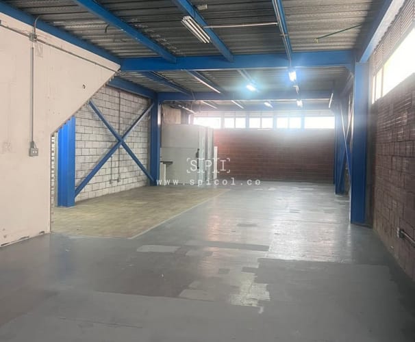 Bodega en venta en Trinidad, Medellín, 220 m² · foto 5 de 7