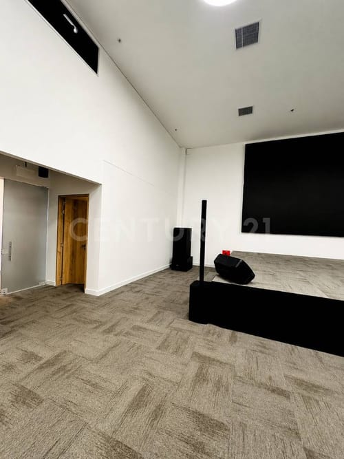 Oficina en arriendo en Barzal Bajo Sur, Villavicencio, 695 m² · foto 9 de 15