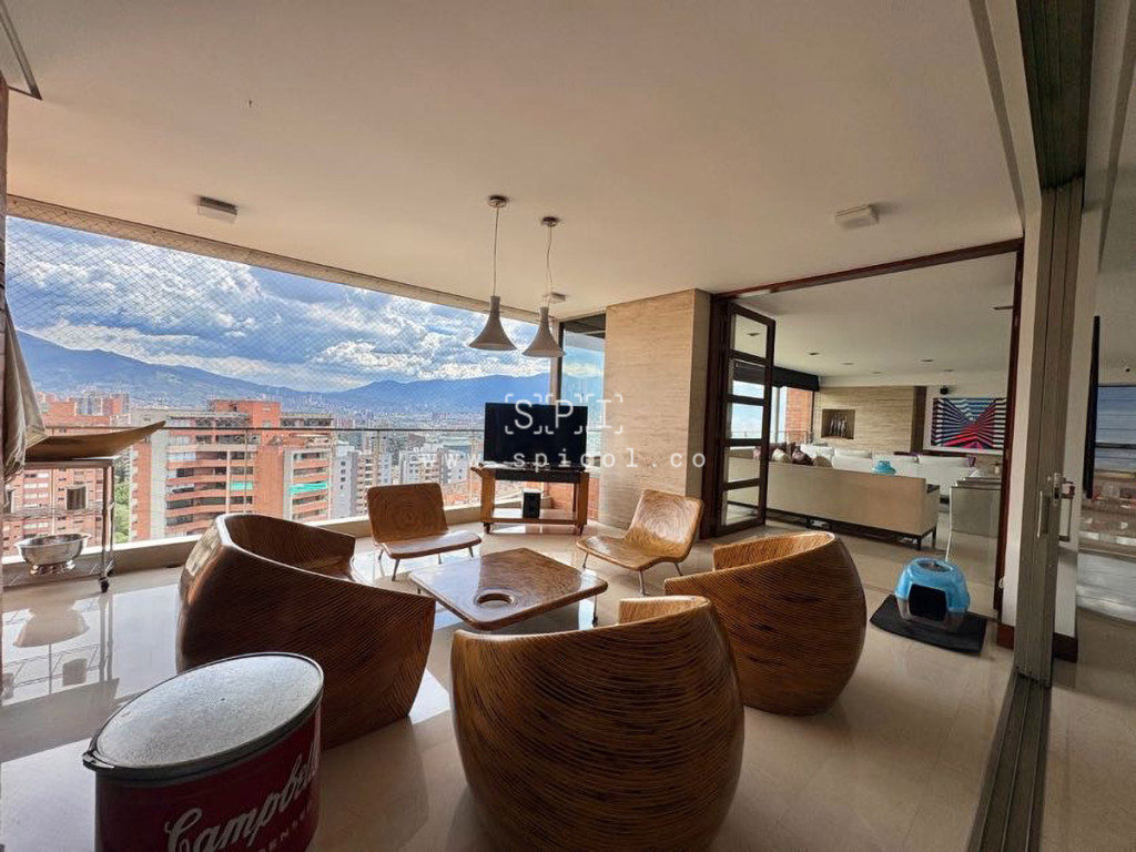 Apartamento en arriendo en El Poblado, Medellín · foto 4 de 24