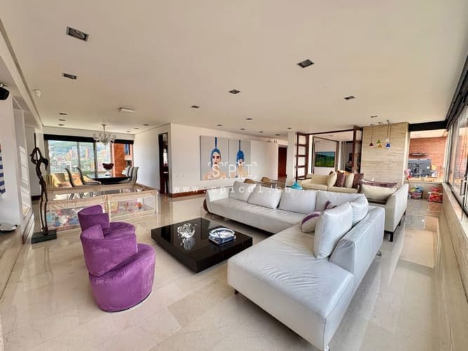 Apartamento de 3 alcobas en venta en La Florida, Medellín, 432 m² · foto 2 de 24