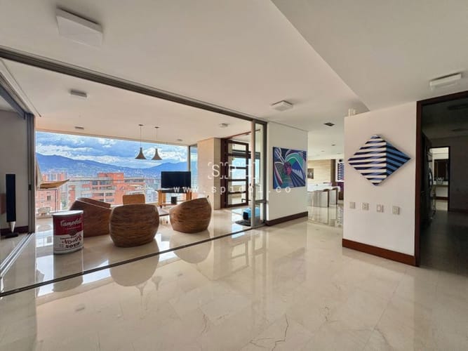 Apartamento de 3 alcobas en venta en La Florida, Medellín, 432 m² · foto 3 de 24