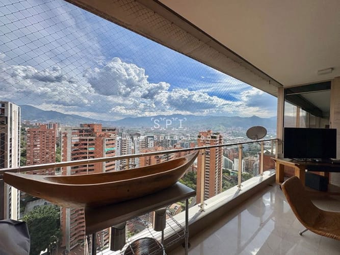 Apartamento de 3 alcobas en venta en La Florida, Medellín, 432 m² · foto 5 de 24