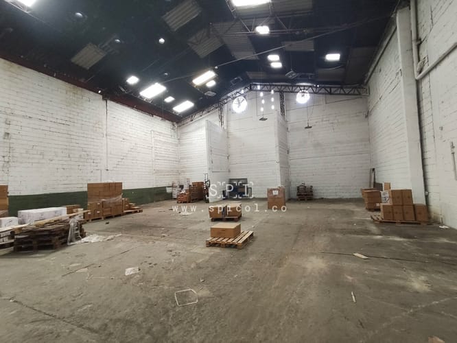 Bodega en arriendo en Zona Industrial No. 1, Itagüí, 2000 m² · foto 17 de 24