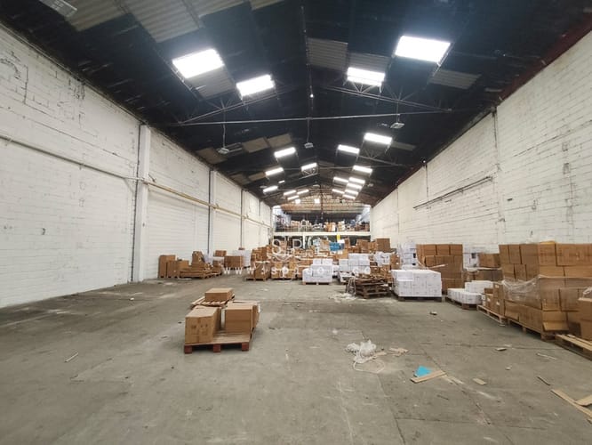 Bodega en arriendo en Zona Industrial No. 1, Itagüí, 2000 m² · foto 18 de 24