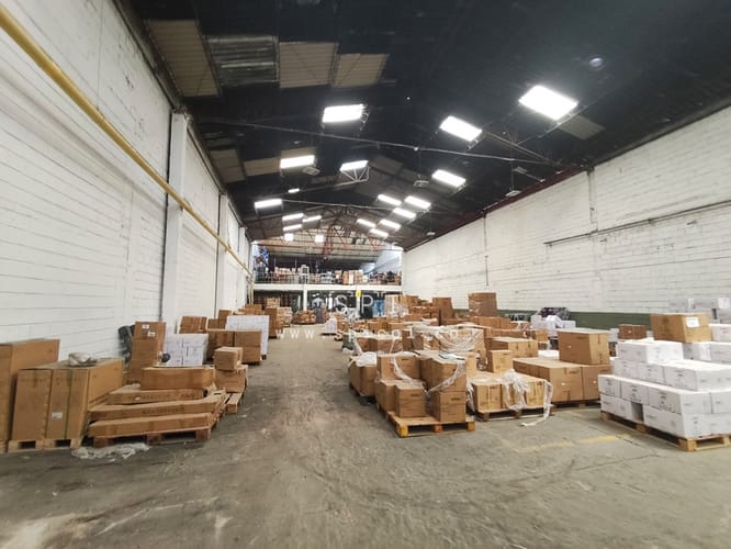 Bodega en arriendo en Zona Industrial No. 1, Itagüí, 2000 m² · foto 19 de 24