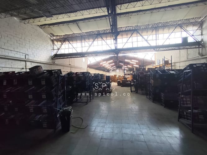 Bodega en arriendo en Zona Industrial No. 1, Itagüí, 2000 m² · foto 20 de 24