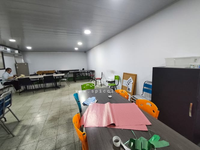 Bodega en arriendo en Zona Industrial No. 1, Itagüí, 2000 m² · foto 22 de 24