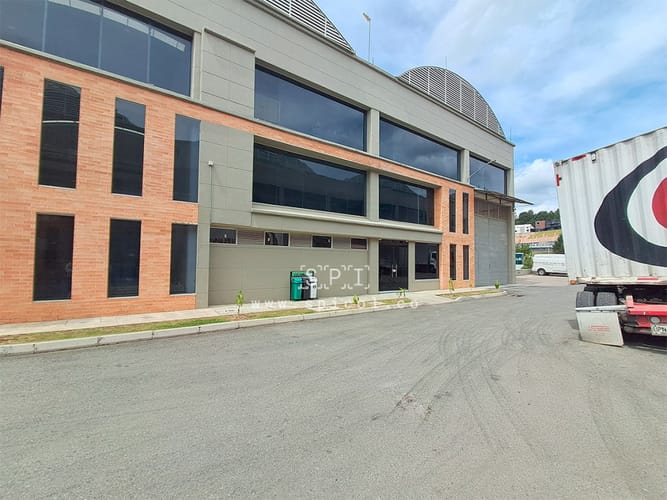 Bodega en arriendo en Llano Grande, Rionegro, 1191 m² · foto 2 de 24