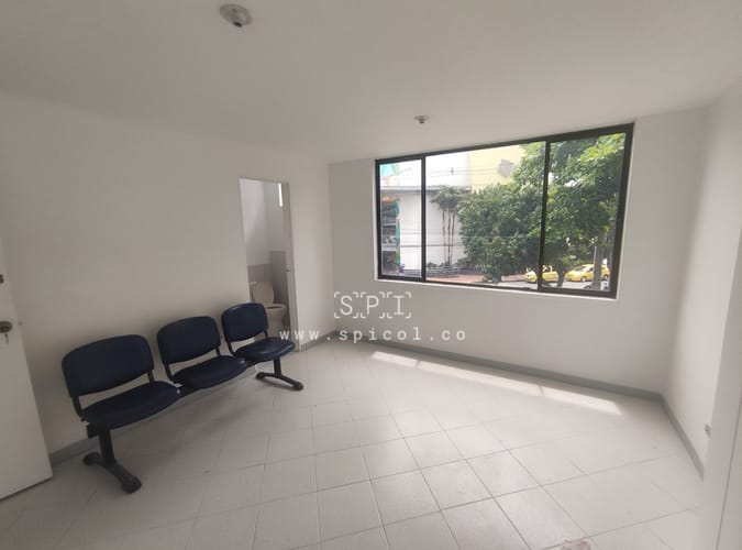 Oficina en arriendo en Conquistadores, Medellín, 27 m² · foto 3 de 8