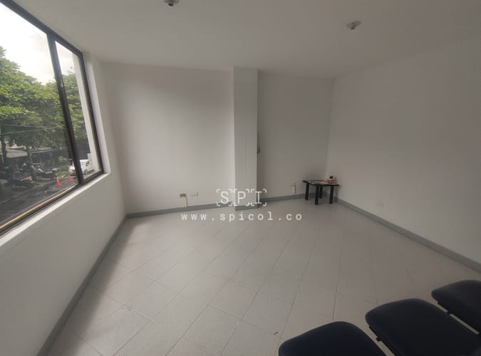 Oficina en arriendo en Conquistadores, Medellín, 27 m² · foto 6 de 8