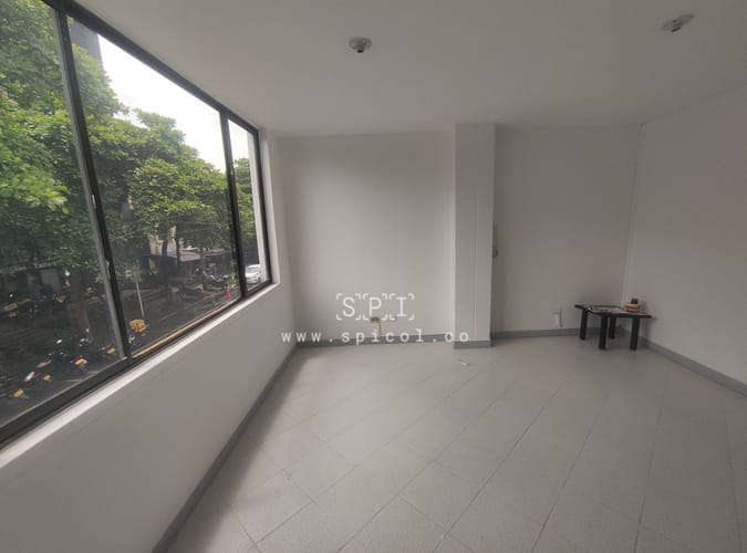 Oficina en arriendo en Conquistadores, Medellín, 27 m² · foto 7 de 8