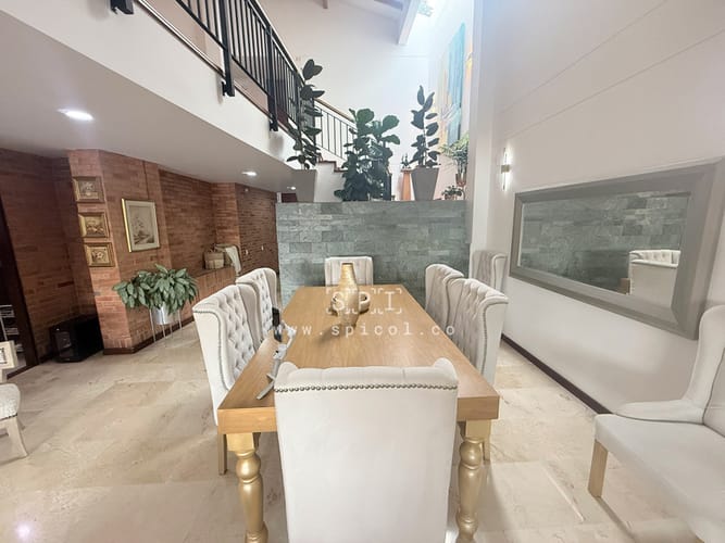 Casa de 4 alcobas en venta en Altos Del Poblado, Medellín, 350 m² · foto 6 de 24