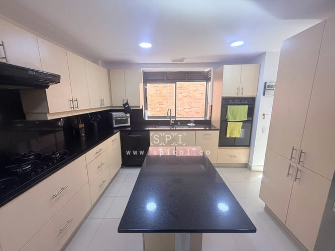 Casa de 4 alcobas en venta en Altos Del Poblado, Medellín, 350 m² · foto 7 de 24