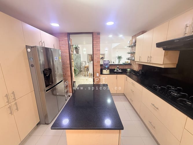 Casa de 4 alcobas en venta en Altos Del Poblado, Medellín, 350 m² · foto 8 de 24