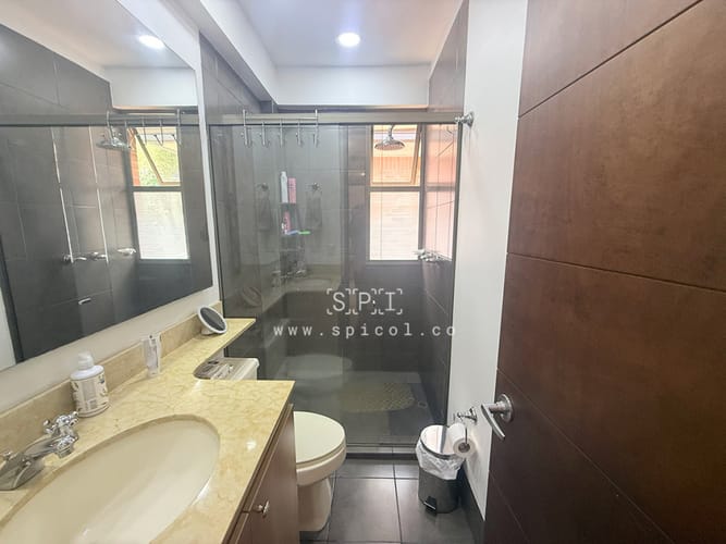 Casa de 4 alcobas en venta en Altos Del Poblado, Medellín, 350 m² · foto 19 de 24