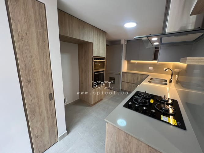 Apartamento de 3 alcobas en venta en La Aguacatala, Medellín, 200 m² · foto 4 de 24