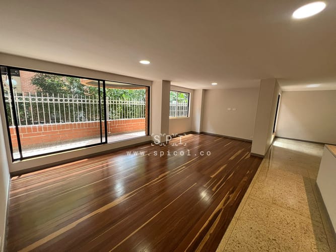 Apartamento de 3 alcobas en venta en La Aguacatala, Medellín, 200 m² · foto 5 de 24