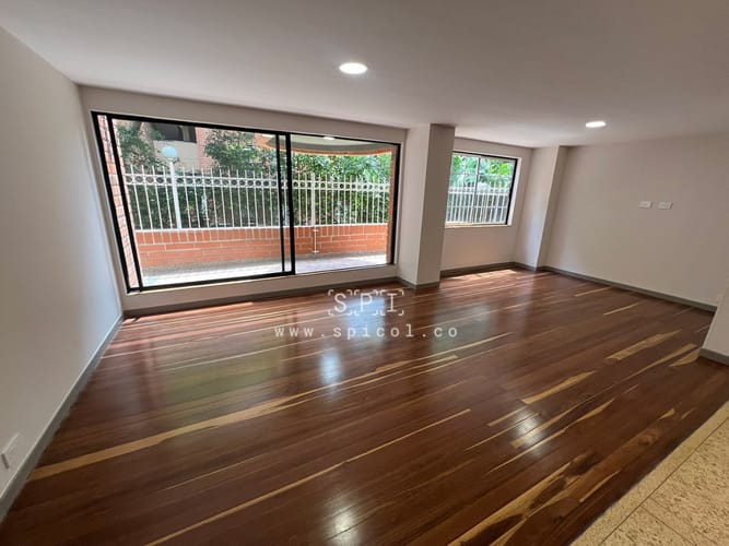 Apartamento de 3 alcobas en venta en La Aguacatala, Medellín, 200 m² · foto 7 de 24