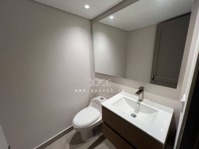 Apartamento de 3 alcobas en venta en La Aguacatala, Medellín, 200 m² · foto 8 de 24