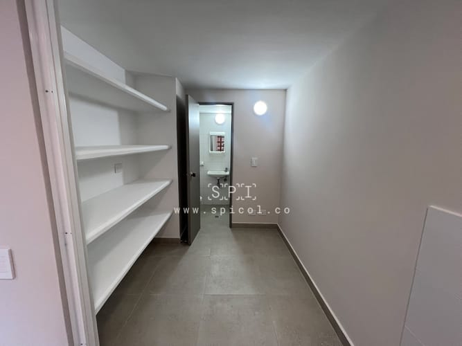Apartamento de 3 alcobas en venta en La Aguacatala, Medellín, 200 m² · foto 9 de 24