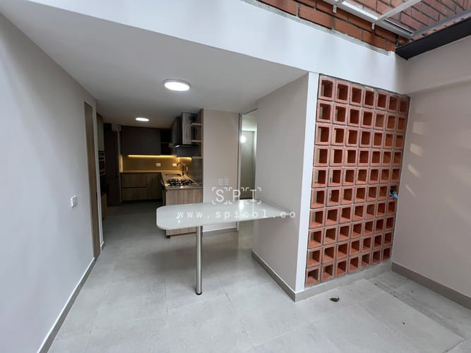 Apartamento de 3 alcobas en venta en La Aguacatala, Medellín, 200 m² · foto 10 de 24